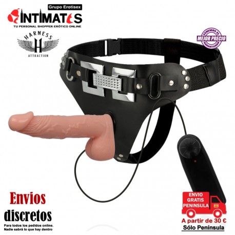Emmett · Arnés con pene realístico con vibración 165mm · Harness Attraction, que puedes adquirir en intimates.es "Tu Personal Shopper Erótico"